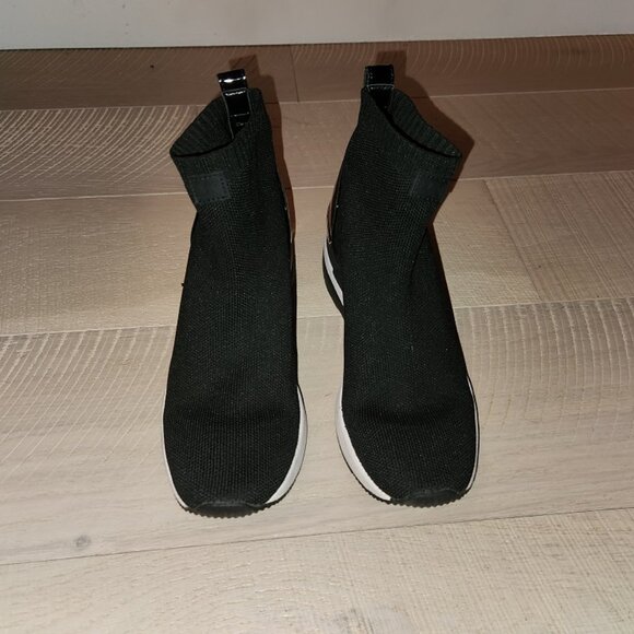 MICHAEL KORS Women's SKYLER Black Stretch Knit Wedge Bootie Sock Sneaker - Picture 3 of 4